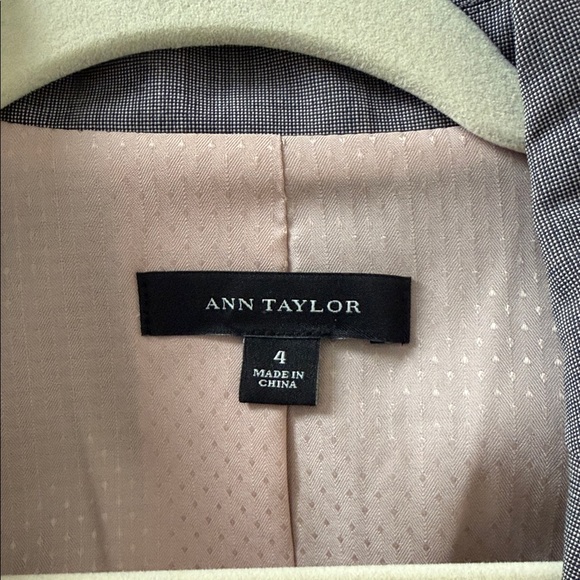 Ann Taylor Gray Blazer - Picture 2 of 4